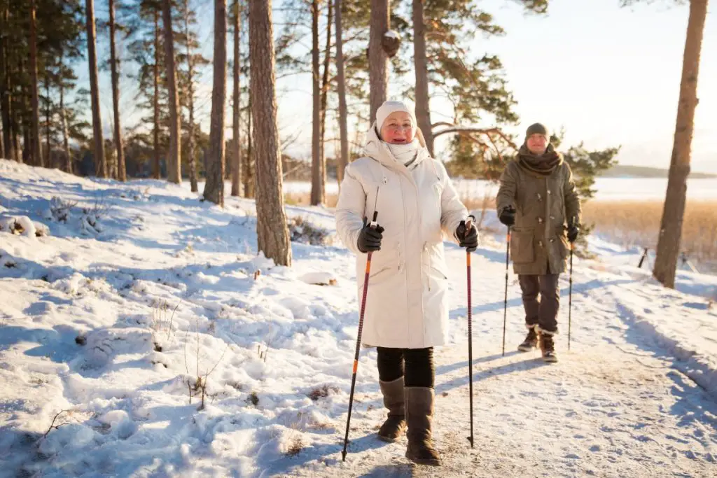 Marcher régulièrement été comme hiver pour votre santé